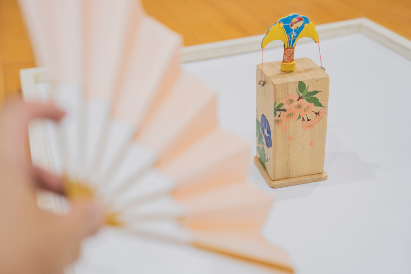 投扇興の台と扇子