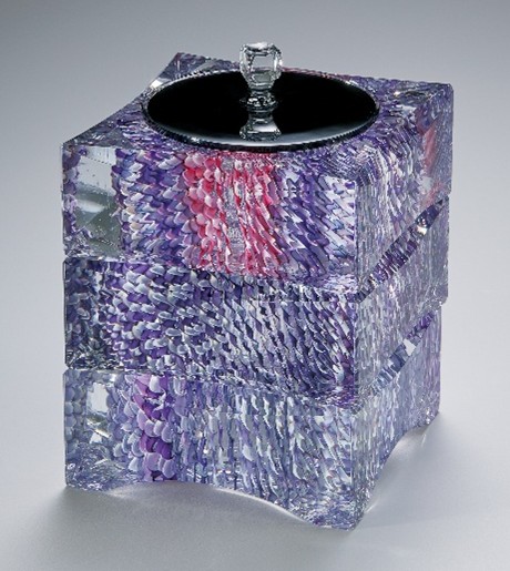 日本工芸会総裁賞、和泉香織（丸亀市出身）、硝子重箱「織花」〔諸工芸〕