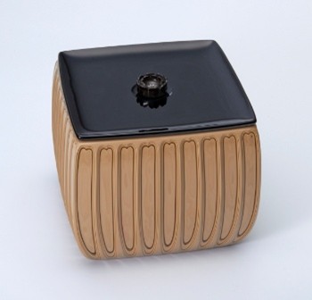 音丸耕道、彫漆菊水指